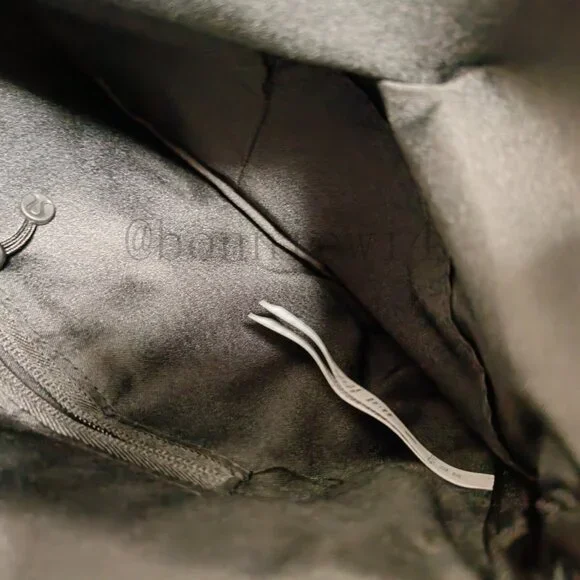 Lululemon gold All Night Festival Bag 5L - Picture 6 of 6